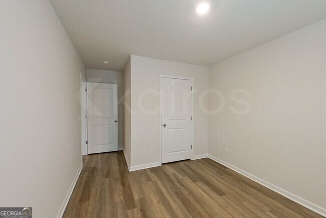 Building Photo - 121 Overstreet Way