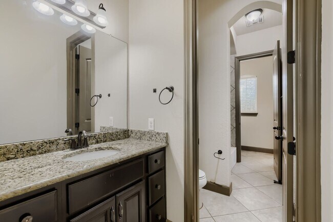 Building Photo - 5923 Dewdrop Ln