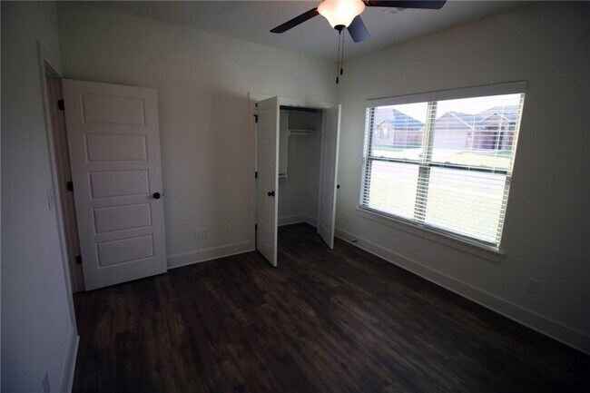 Building Photo - 851 Petit Jean St