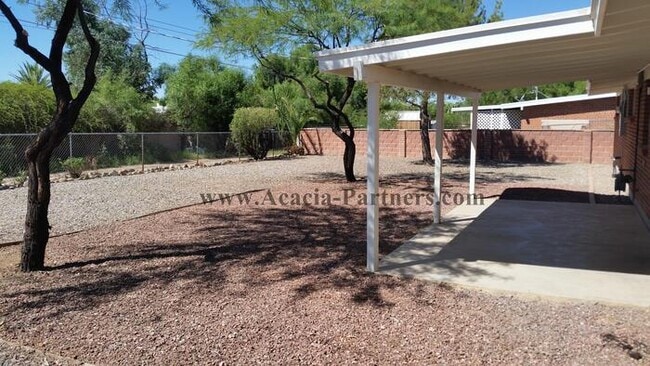 Building Photo - Spacious Eastside Property w/ Fenced Yard