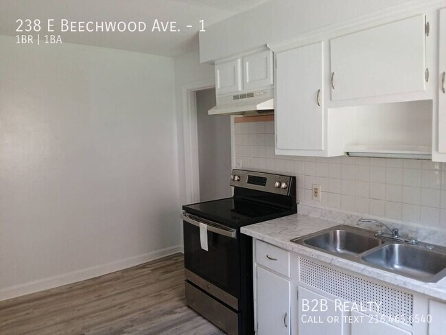 Building Photo - 238 E Beechwood Ave