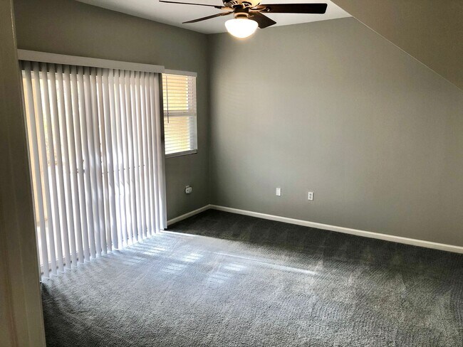 Building Photo - Bright & Inviting 1st Floor Condo for Rent!