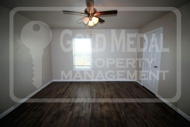 Building Photo - 3904 Charolais Dr