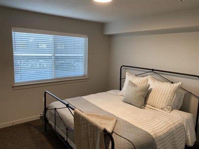 Building Photo - Great ground floor unit in Provo