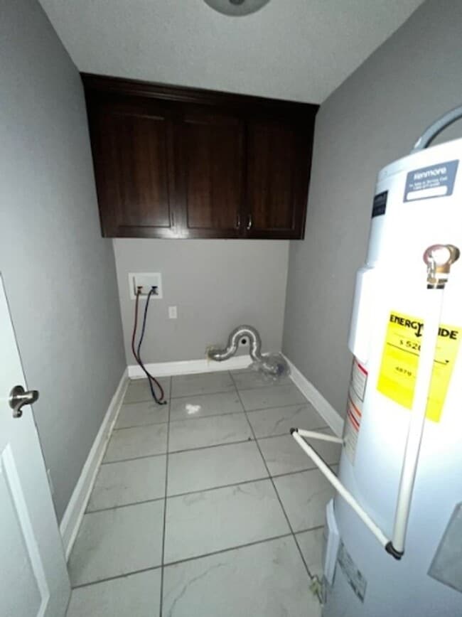 Building Photo - Luxury Ranch Living: Pool, Privacy & Premium Space