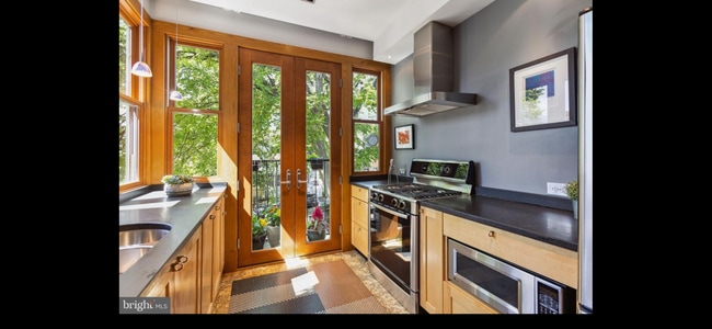 Building Photo - 3612 New Hampshire Ave NW