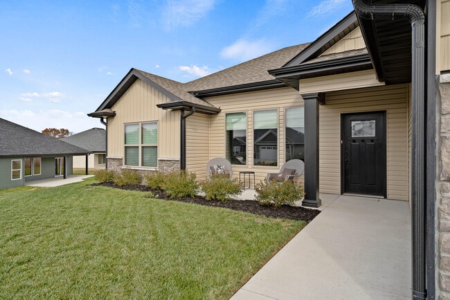 Building Photo - 3401 Yellowwood Dr