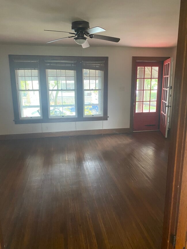 Building Photo - 315 Siebert St
