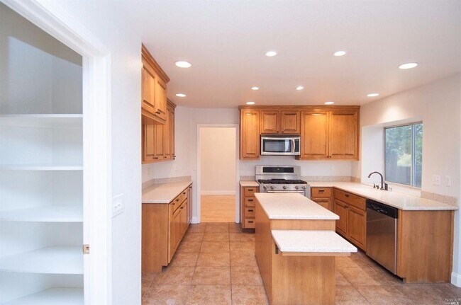 Building Photo - 3177 Sonoma Valley Dr