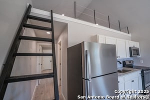Building Photo - 1225 Texas Oaks