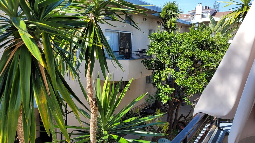 Building Photo - 12015 Lamanda St