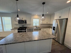 Building Photo - 5046 W Sawgrass Dr
