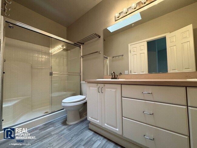 Building Photo - Beautiful 3 Bedroom Condo in Renton, WA!