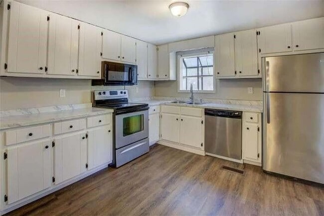 Building Photo - 201 Oglesby Bridge Rd SE