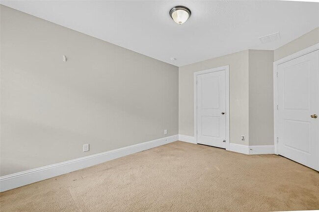 Building Photo - 7023 Sanders Hill Ln