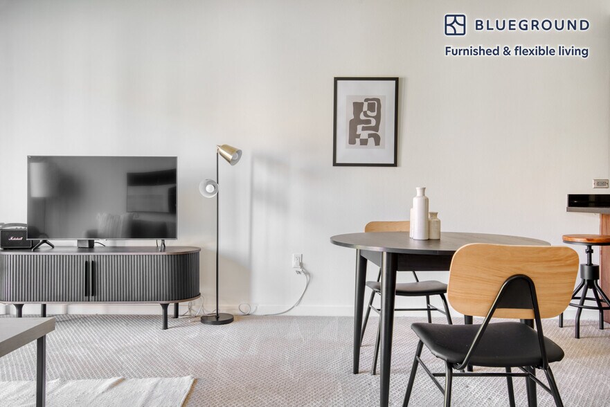 Building Photo - 388 Santana Row