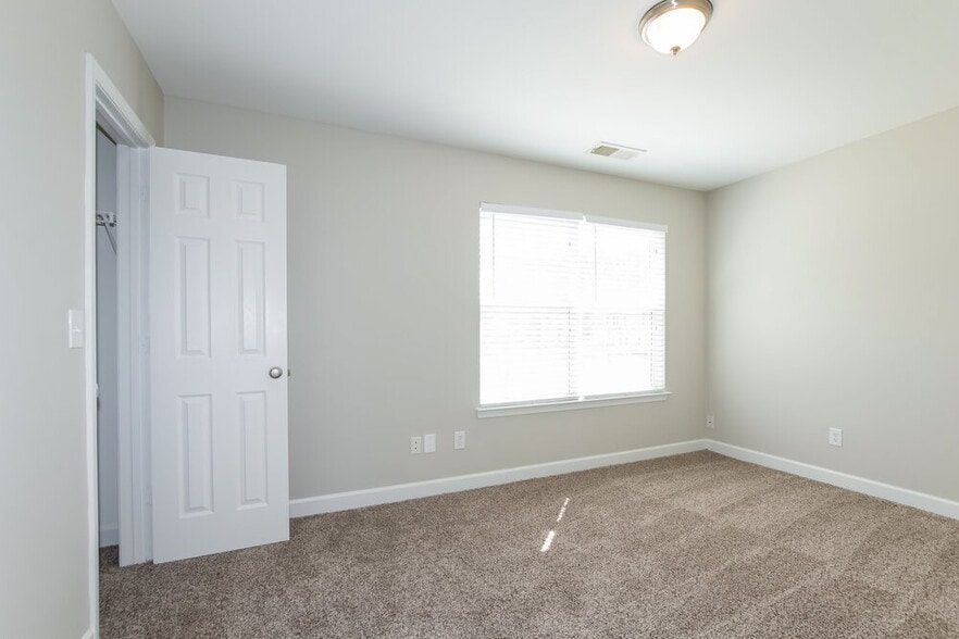 Building Photo - 1003 Korp Rd