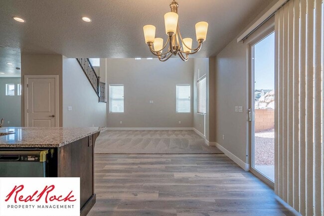 Building Photo - 3 Bedroom Hurricane Townhome With Scenic Views