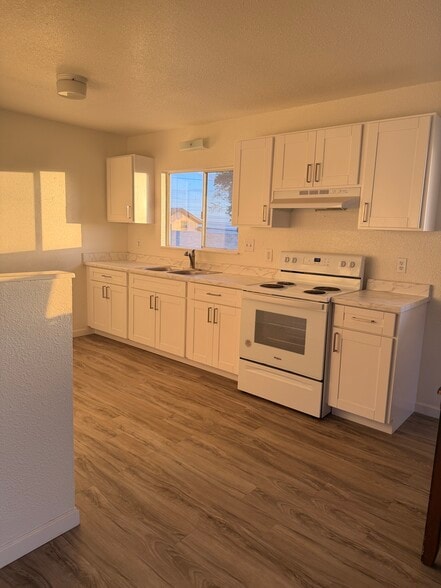 Building Photo - 87-119 Hakimo Rd