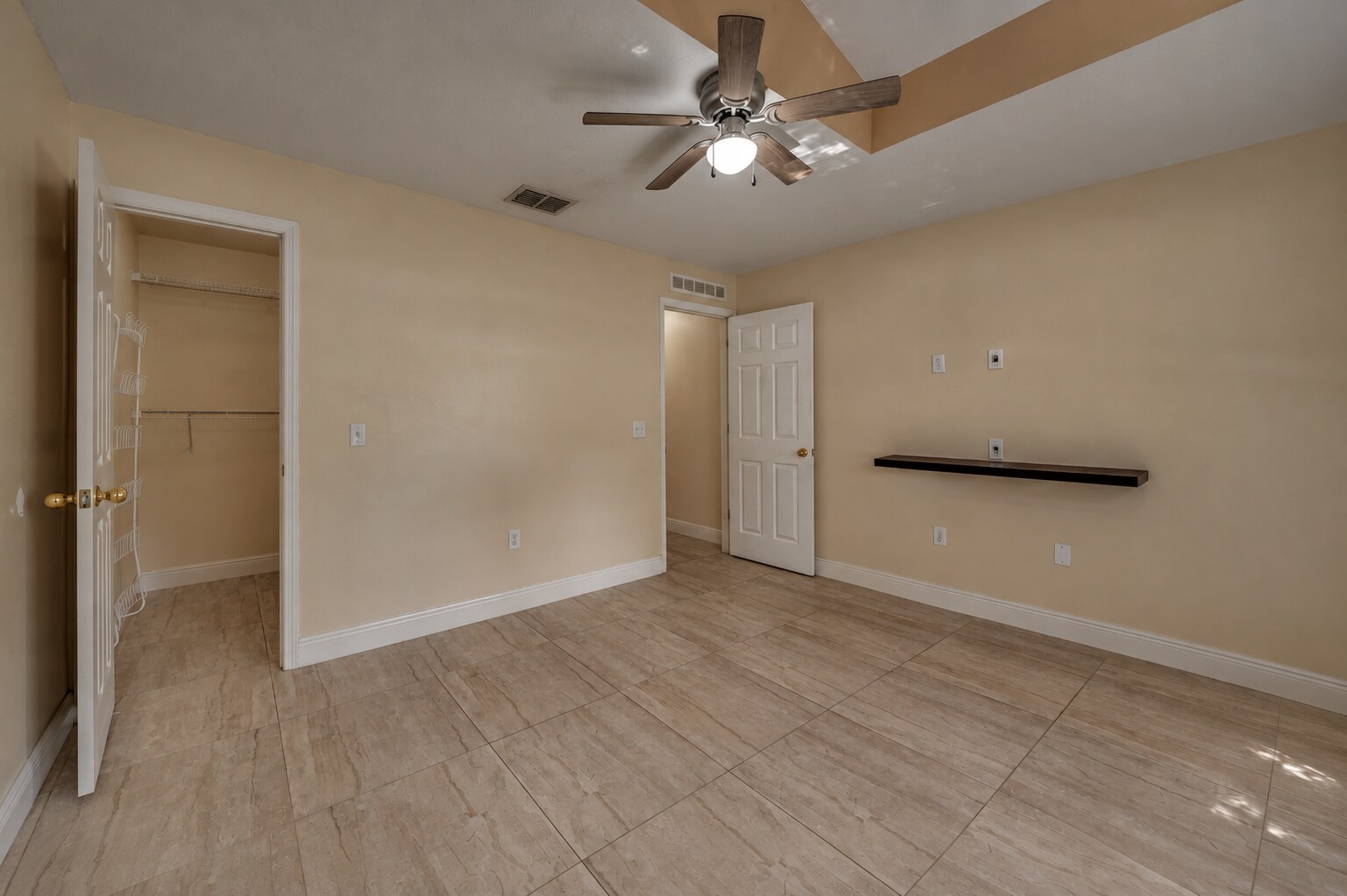 Building Photo - 537 Mason Dr