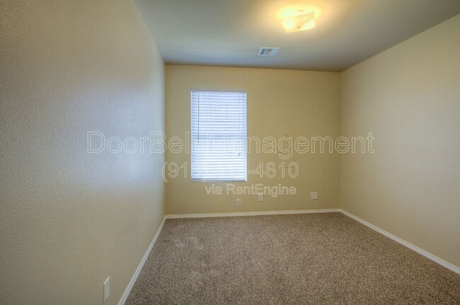 Building Photo - 5712 N 34th St