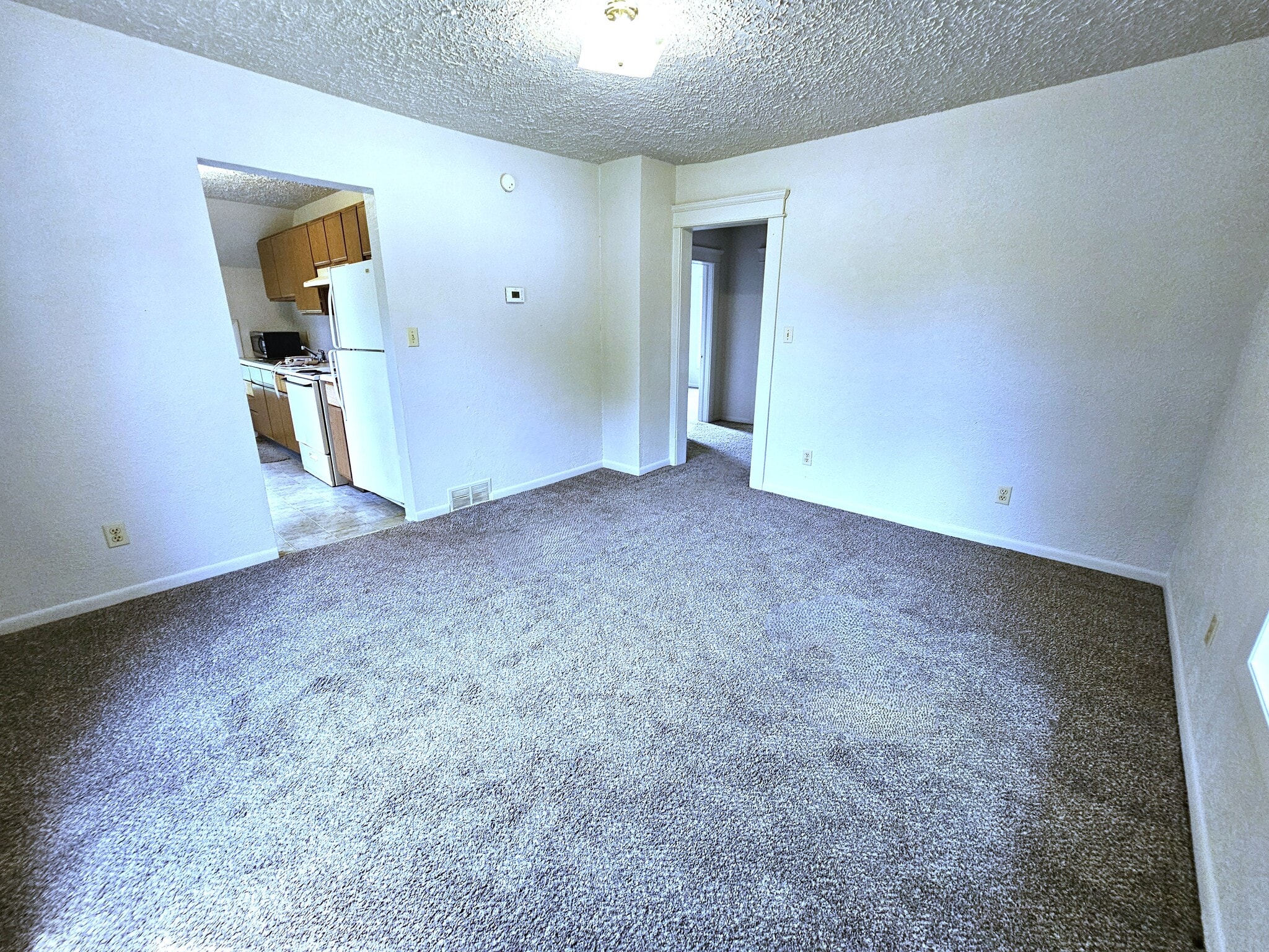 Building Photo - 170 Lathrop Ave