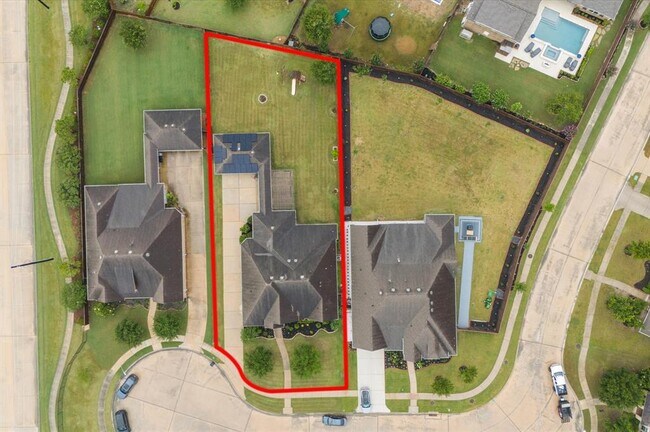 Building Photo - 10110 Da Vinci Ct