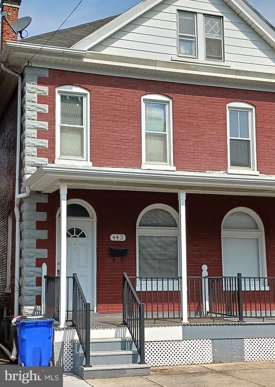 Building Photo - 443 N Mulberry St