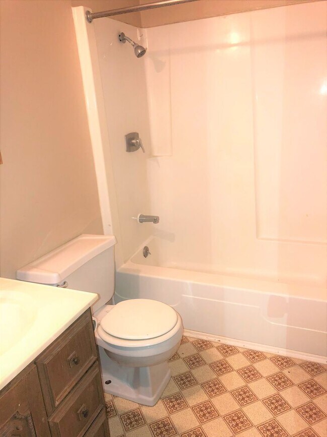 Interior Photo - 230 Harrison
