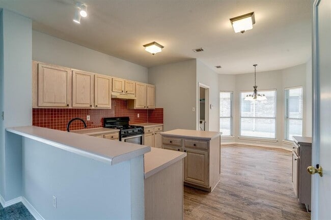 Building Photo - 1102 Black Locust Drive West