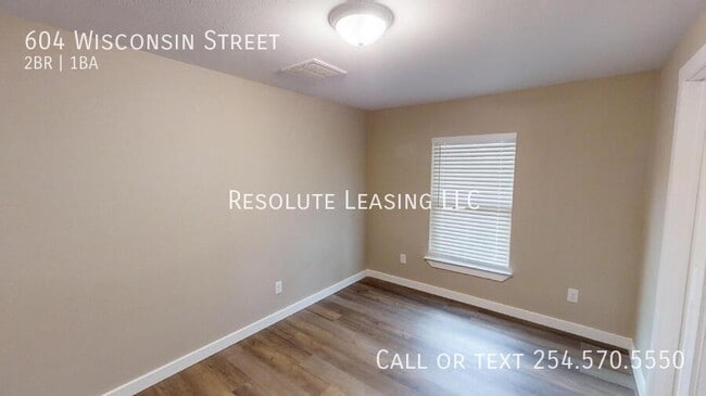 Building Photo - 604 Wisconsin St