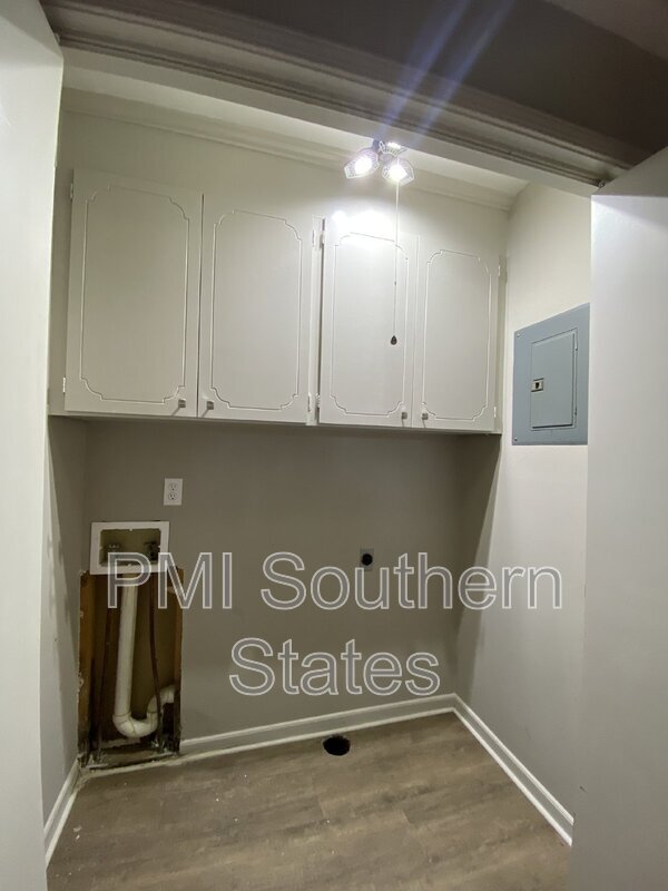 Building Photo - 209 Jonesville Rd