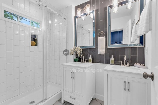 Building Photo - 44 4th Ave