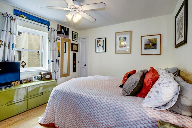 Building Photo - 1501 27th St SE