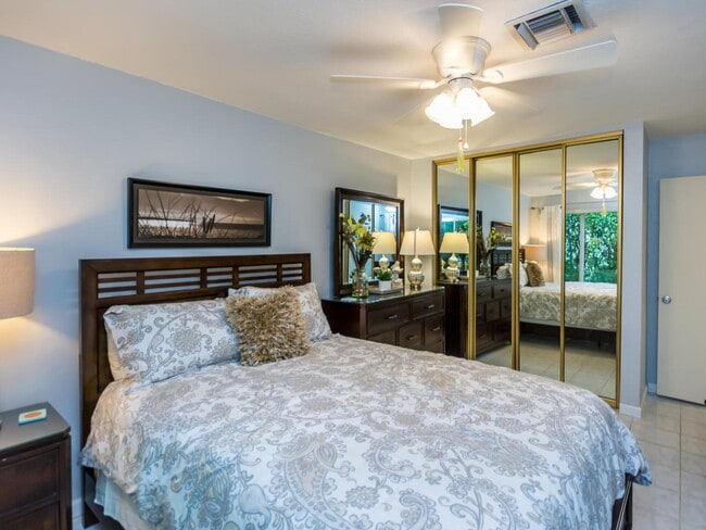 Building Photo - 4930 NE 27th Ave