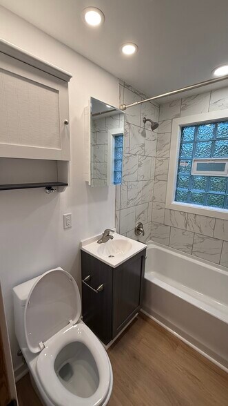 Building Photo - 2534 S 96th St