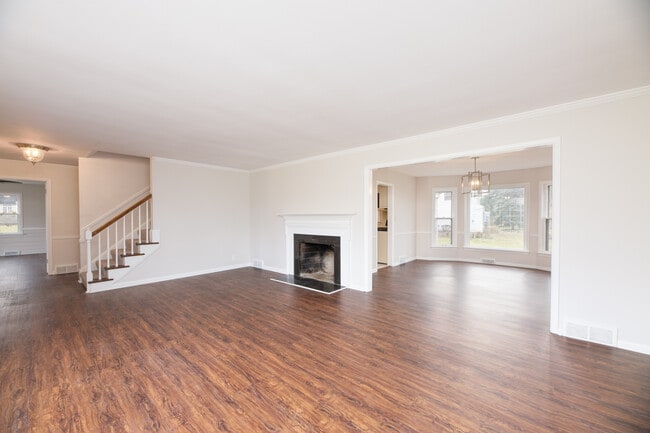 Living Room - 15472 Brewster Rd