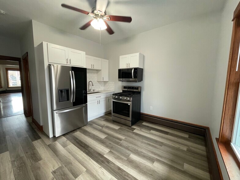Building Photo - 3422 W McLean Ave