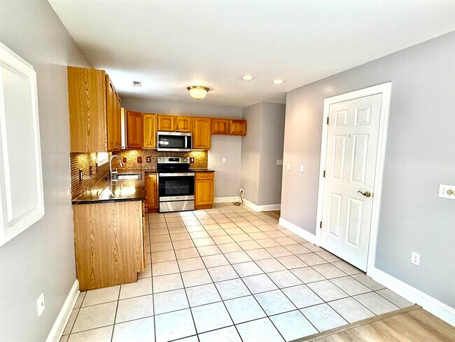Building Photo - 575 Oak Tree Blvd NW