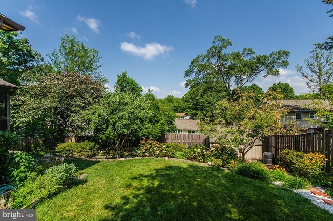 Building Photo - 628 Tazewell Rd NW