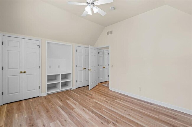 Building Photo - 4640 Chestatee Pointe Rd