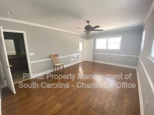 Building Photo - 14 Lampton Rd