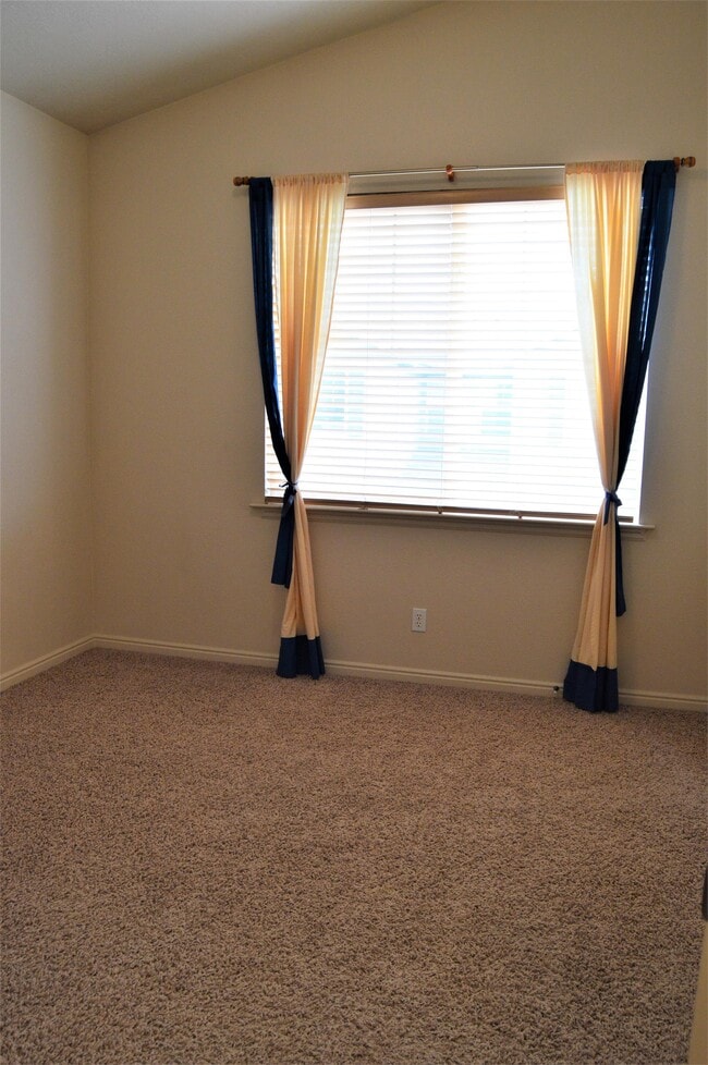 Building Photo - 1552 W 110 N