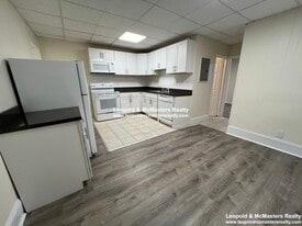 Building Photo - 439 Cambridge St