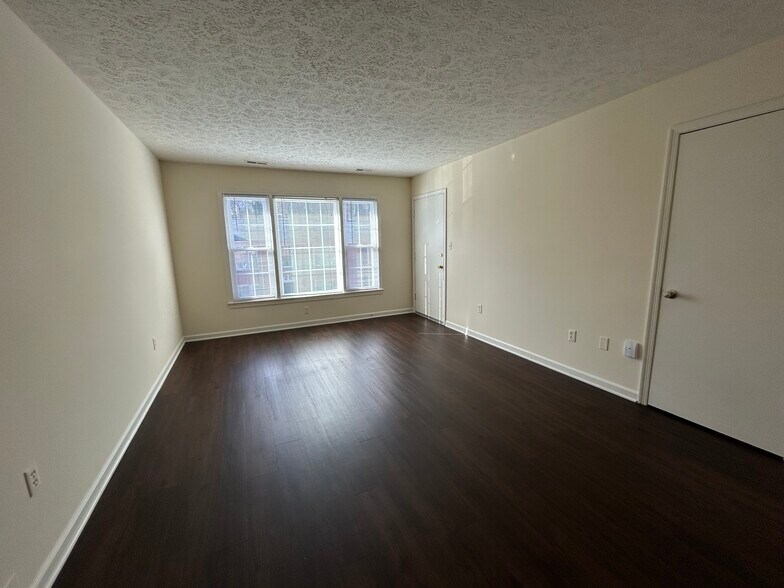 Building Photo - Princeton Circle West Apartments