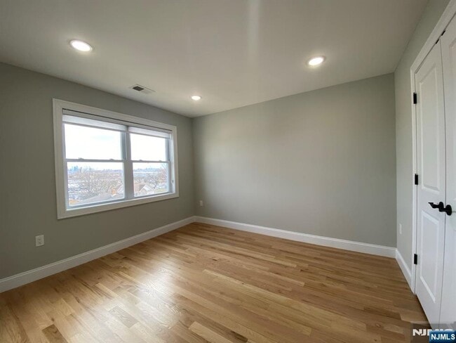 Building Photo - 105 Feronia Wy