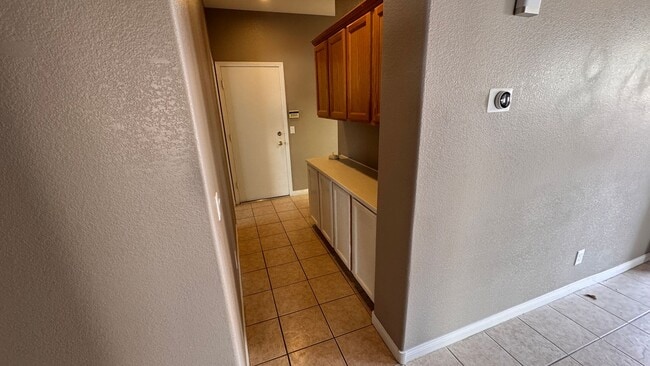 Building Photo - Charming Single-Story 3-Bedroom Home Near 215 & Henderson