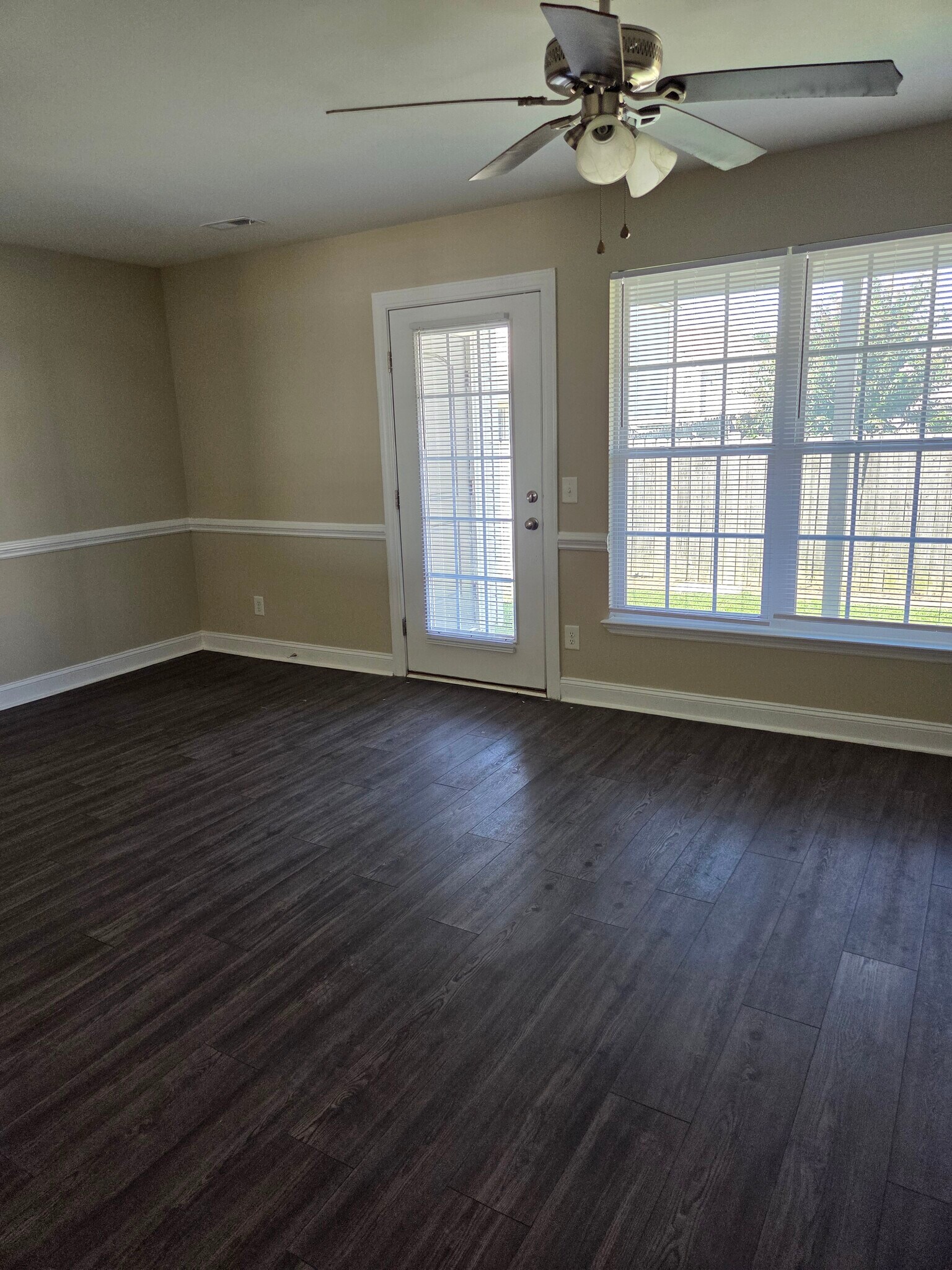 Building Photo - 500 Hillshade Ct