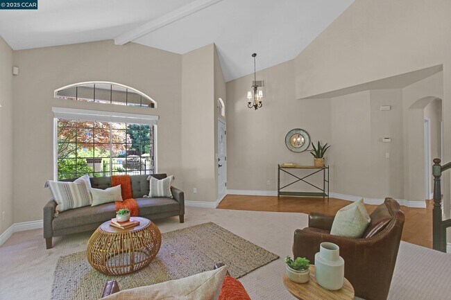 Building Photo - 706 Endsleigh Ct