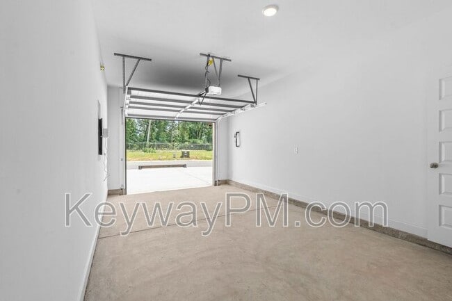 Building Photo - 3048 Venetian Dr